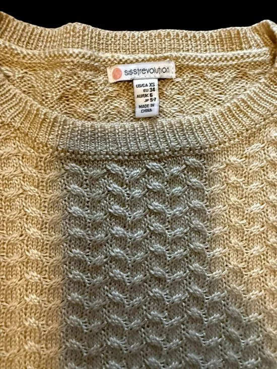 Sisstrevolution Cable Knit Sweater XS – Cozy Surf‑Inspired Striped Sleeves - Picture 5 of 7